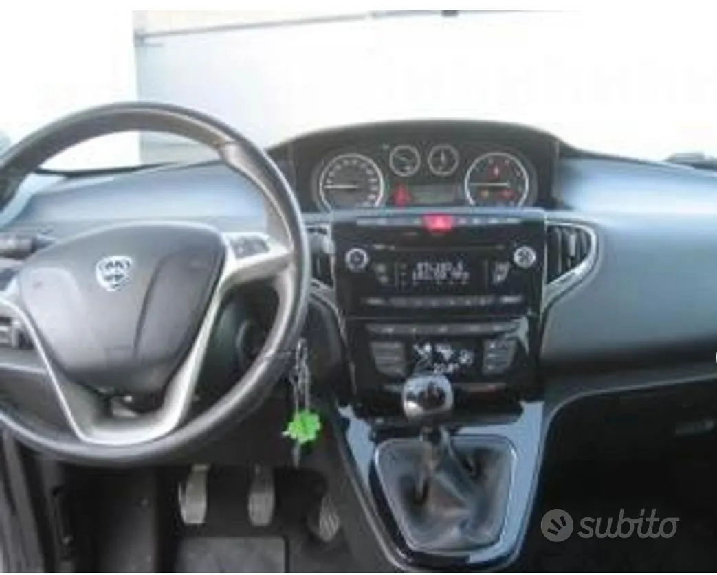 Lancia Ypsilon 2014 photo 4