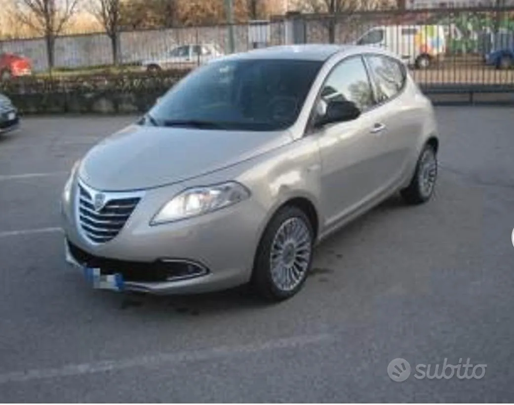 Lancia Ypsilon