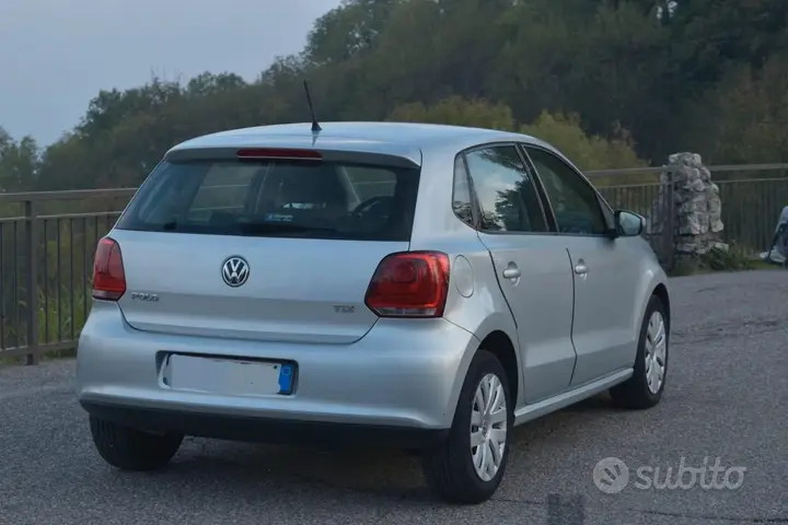 Volkswagen Polo 2012 photo 2