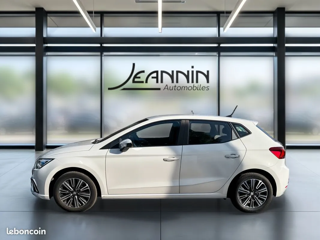 Seat Ibiza 2023 photo 2
