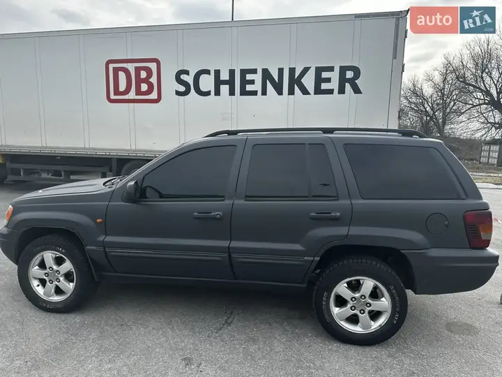 Jeep Grand Cherokee 2004 photo 2