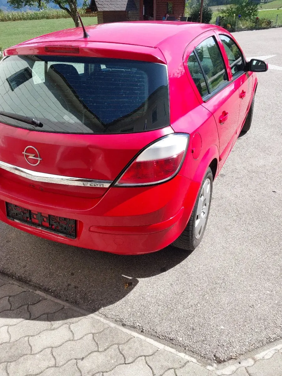 Opel Astra 2004 photo 2