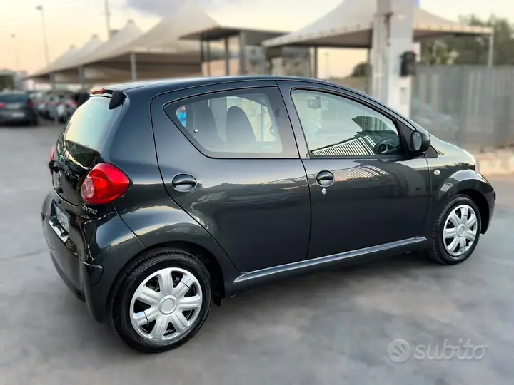 Toyota Aygo 2007 photo 2