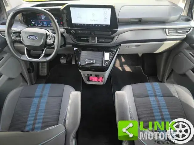 Ford Tourneo Custom 2025 photo 5