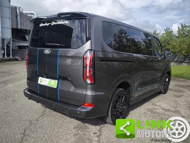 Ford Tourneo Custom 2025 photo 3
