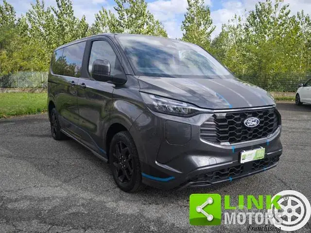 Ford Tourneo Custom 2025 photo 2