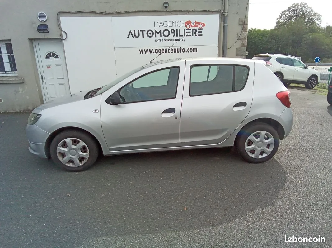 Dacia Sandero 2016 photo 2