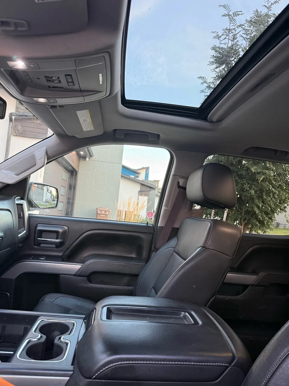 Chevrolet Silverado 1500 2015 photo 2