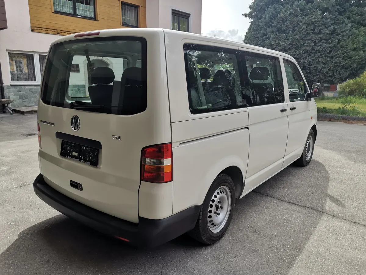 Volkswagen T5 2003 photo 3