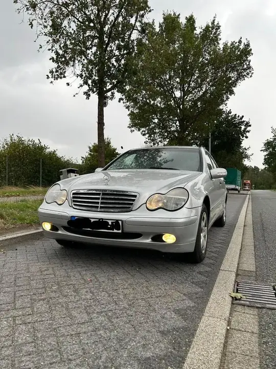 Mercedes-Benz C180