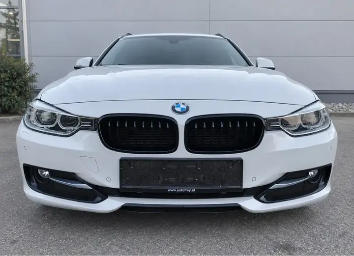 BMW 3 Series 2013 photo 2
