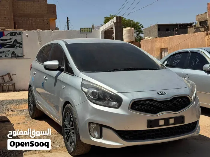 Kia Carens 2015 photo 5