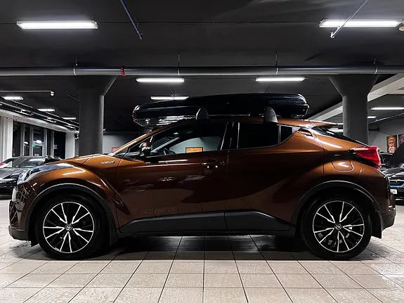 Toyota C-Hr 2017 photo 2