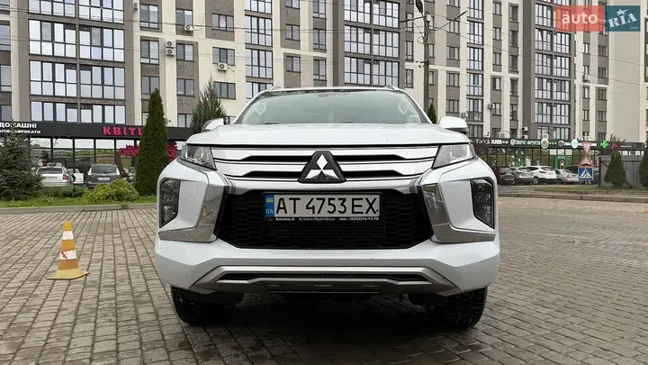 Mitsubishi Pajero Sport 2021 photo 4