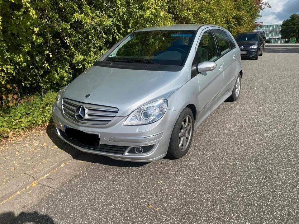 Mercedes-Benz B 200