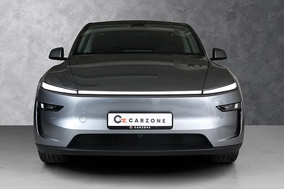 Tesla Model Y 2025 photo 2