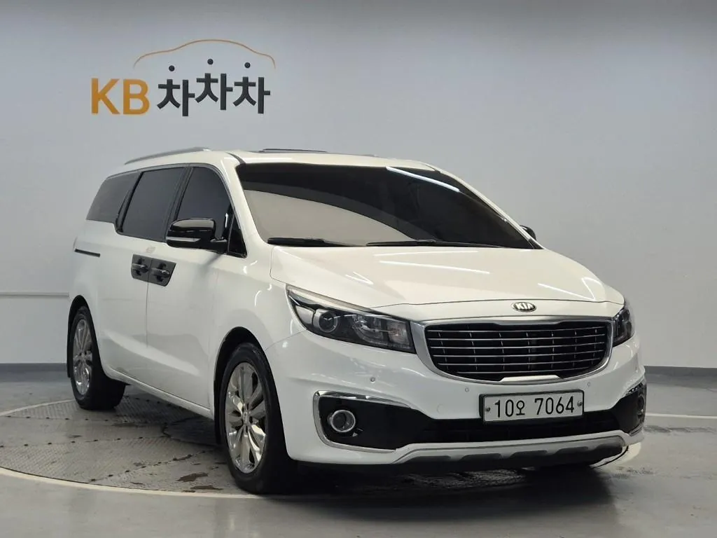 Kia Carnival 2016 photo 4