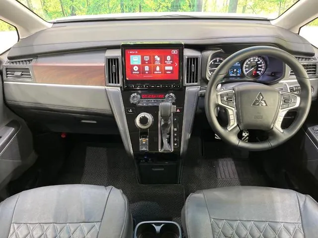 Mitsubishi Delica D:5 2024 photo 2
