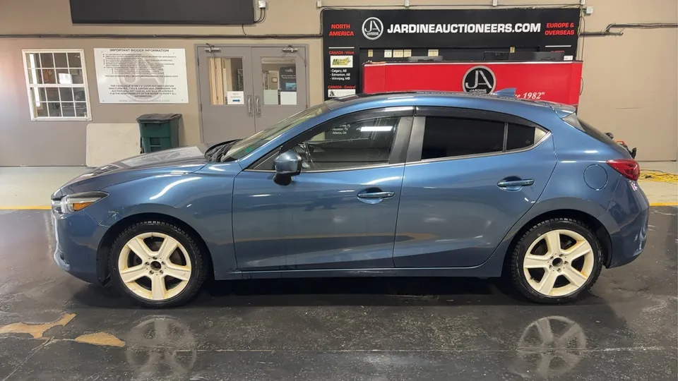 Mazda Mazda3 2017 photo 2