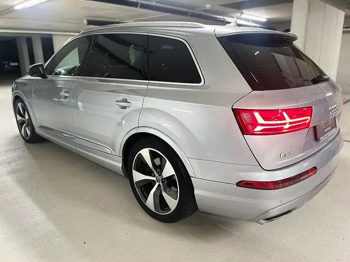 Audi Q7 2016 photo 3