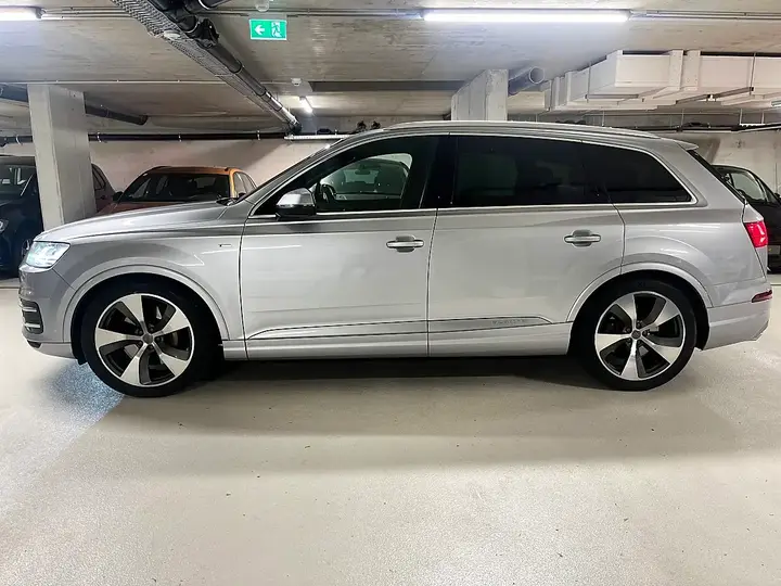 Audi Q7 2016 photo 2