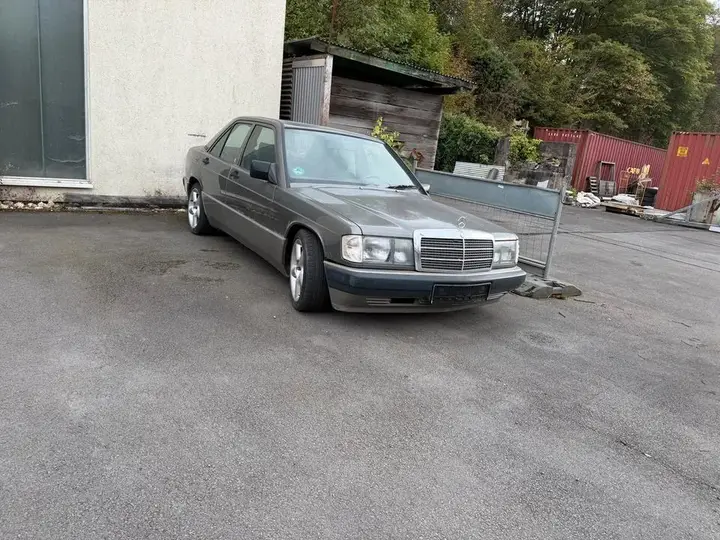 Mercedes-Benz 190E W201