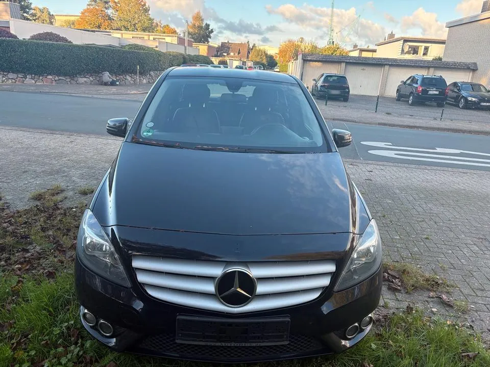 Mercedes-Benz B200