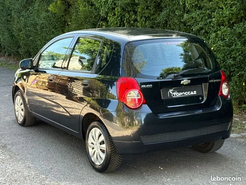 Chevrolet Aveo 2010 photo 4
