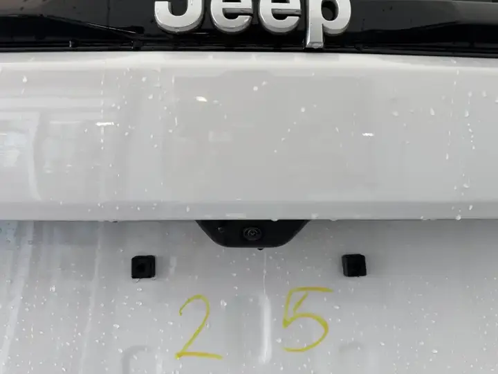 Jeep Grand Cherokee 2026 photo 5