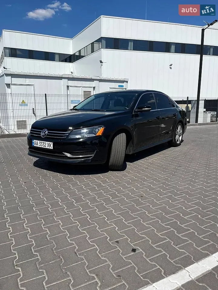 Volkswagen Passat 2012 photo 2