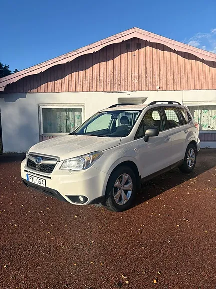 Subaru Forester 2015 photo 2