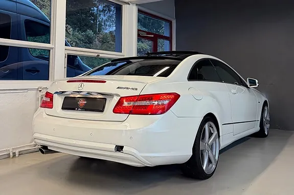 Mercedes-Benz E220 2010 photo 4