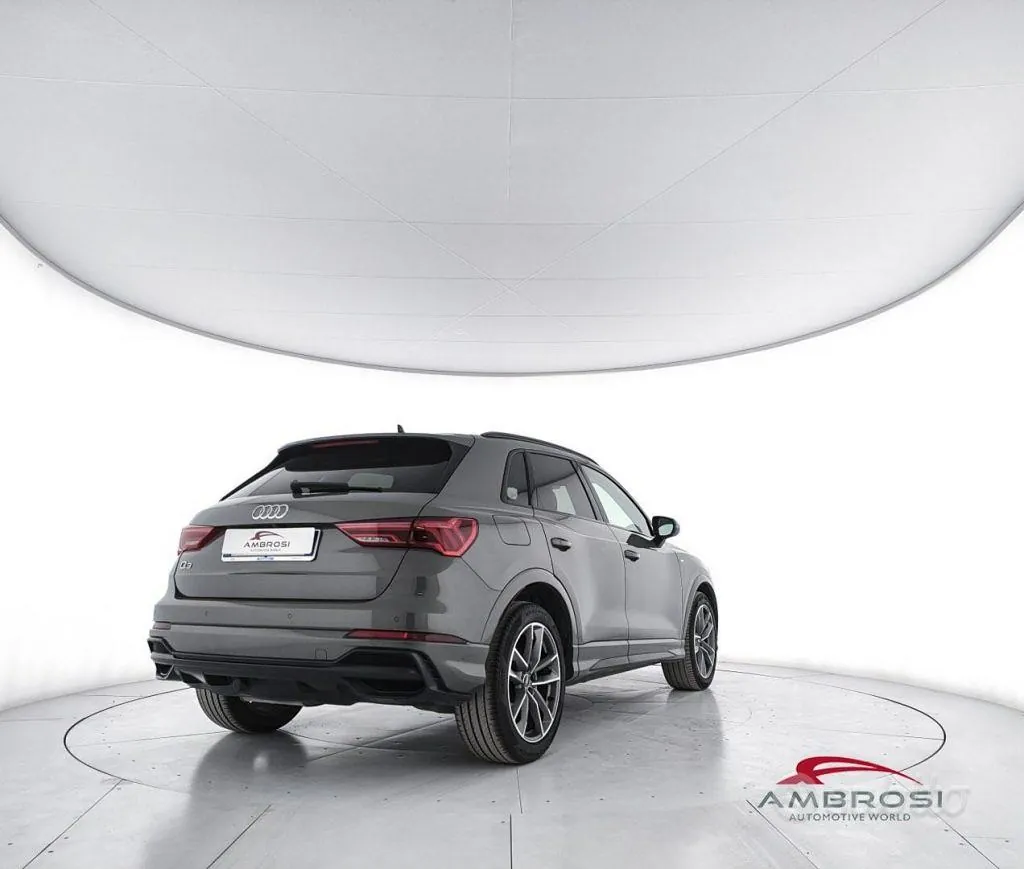Audi Q3 2022 photo 3
