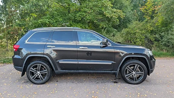 Jeep Grand Cherokee 2011 photo 2