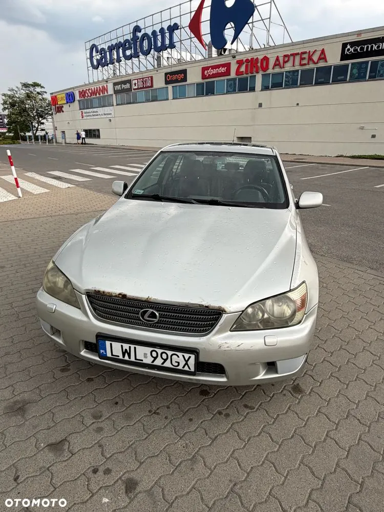 Lexus Is 1999 photo 2