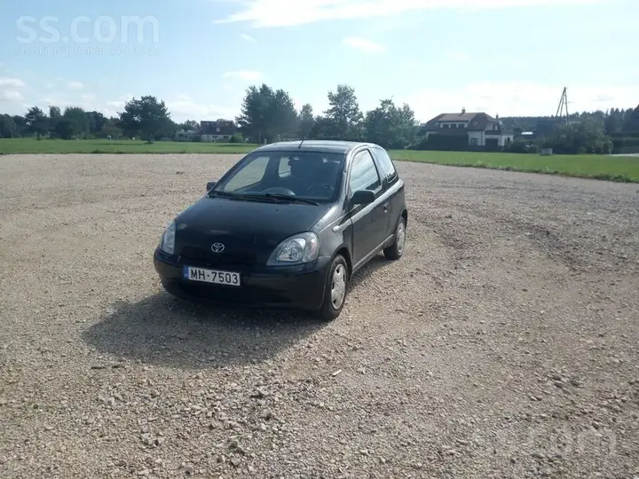 Toyota Yaris 2001 photo 2