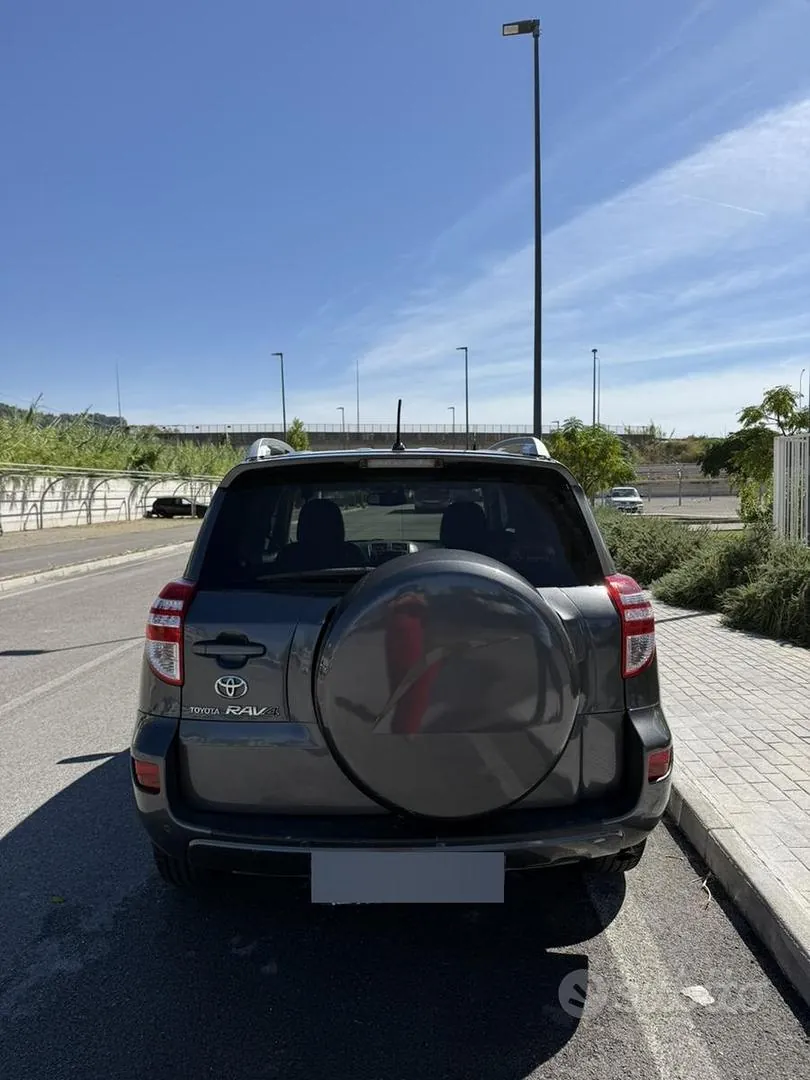 Toyota Rav4 2010 photo 3