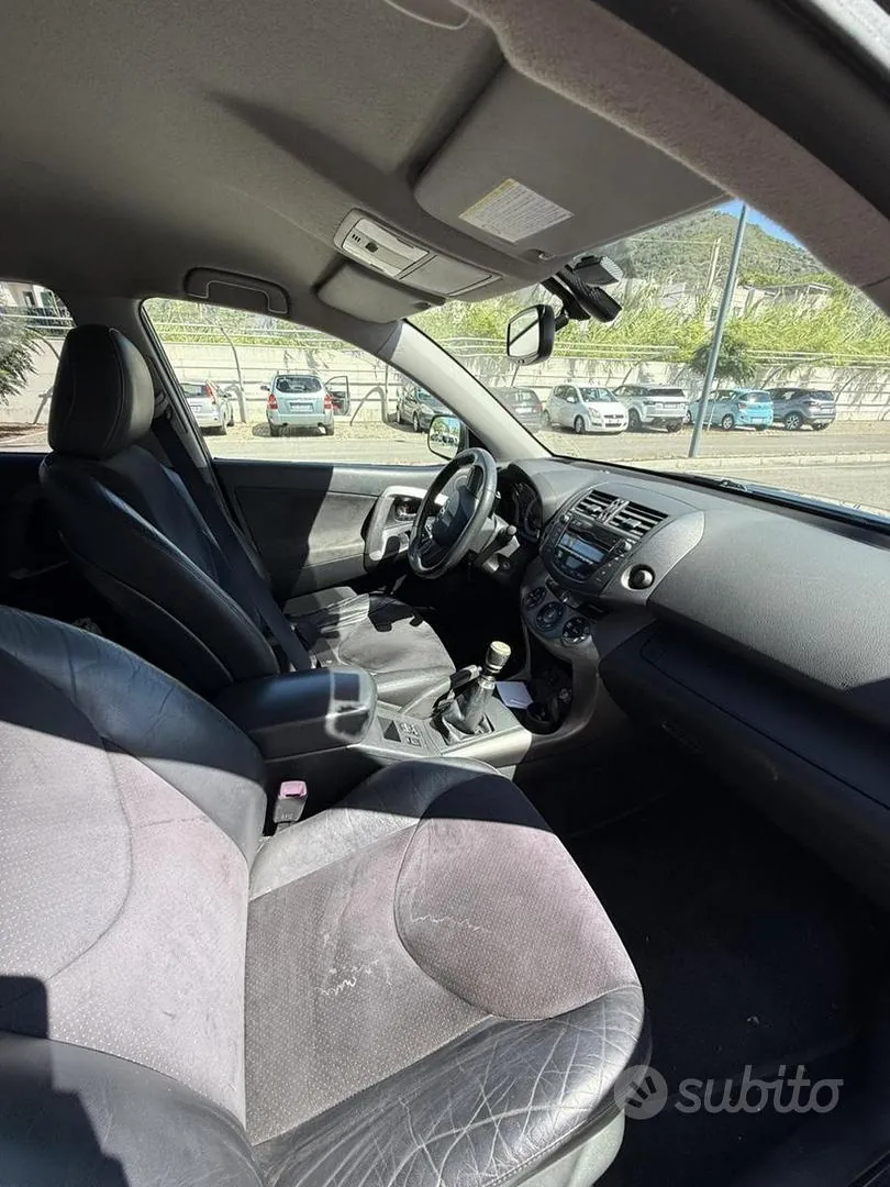 Toyota Rav4 2010 photo 5