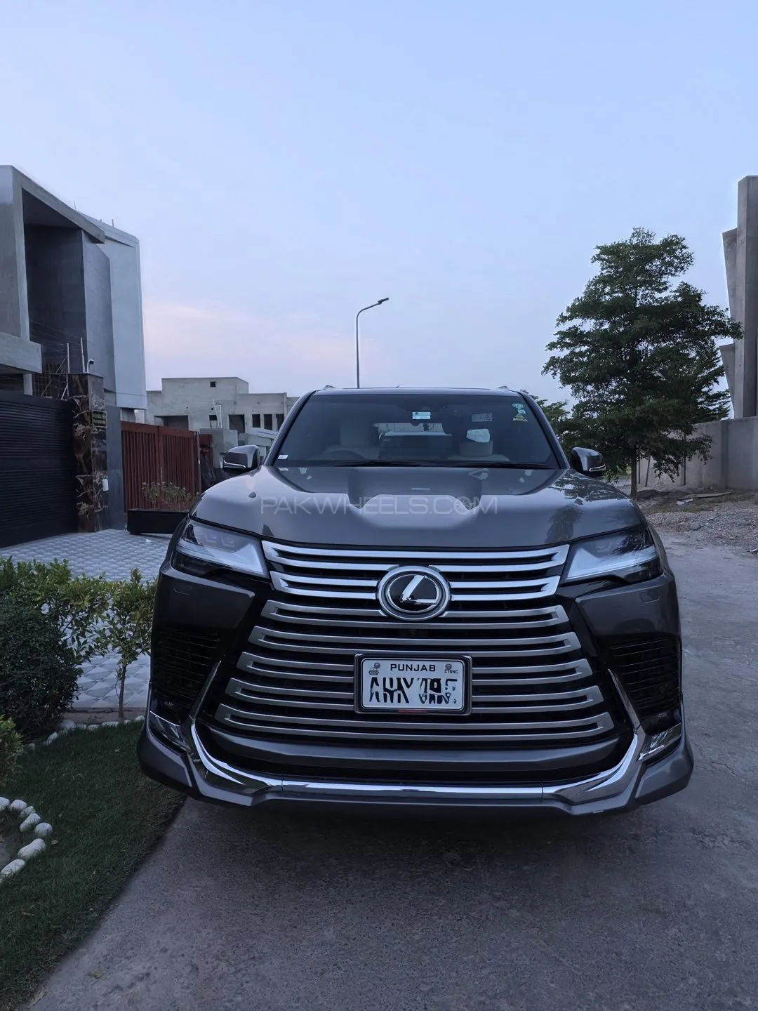 Lexus Lx