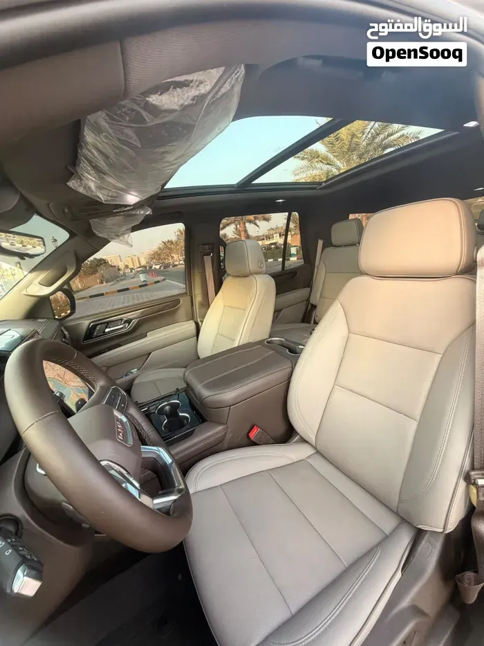 GMC Yukon 2025 photo 2