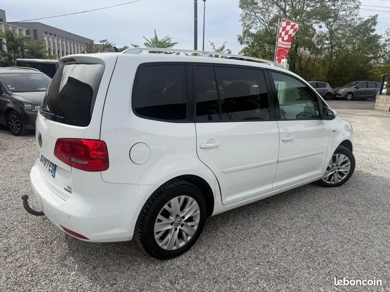 Volkswagen Touran 2013 photo 4