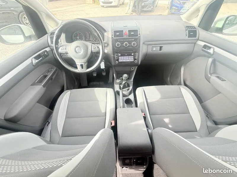 Volkswagen Touran 2013 photo 5