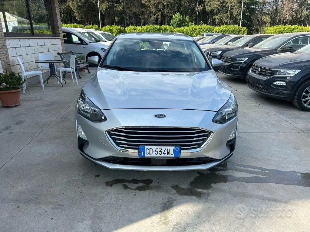 Ford Focus 2021 photo 2