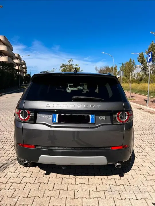 Land Rover Discovery Sport 2018 photo 3