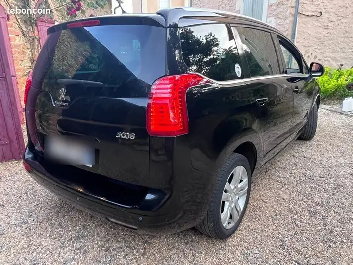 Peugeot 5008 2015 photo 2