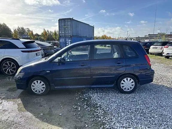 Suzuki Liana 2004 photo 2