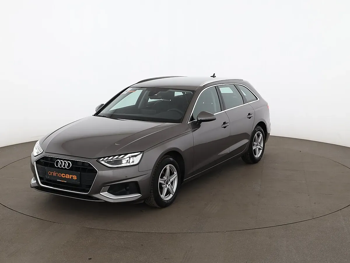 Audi A4 2022 photo 2