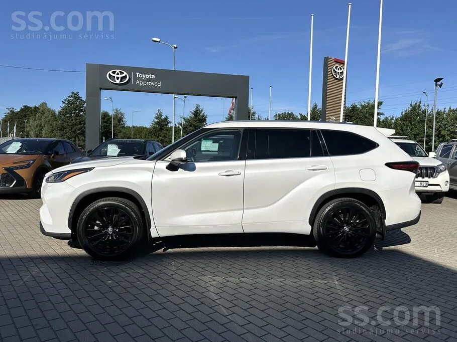 Toyota Highlander 2024 photo 2