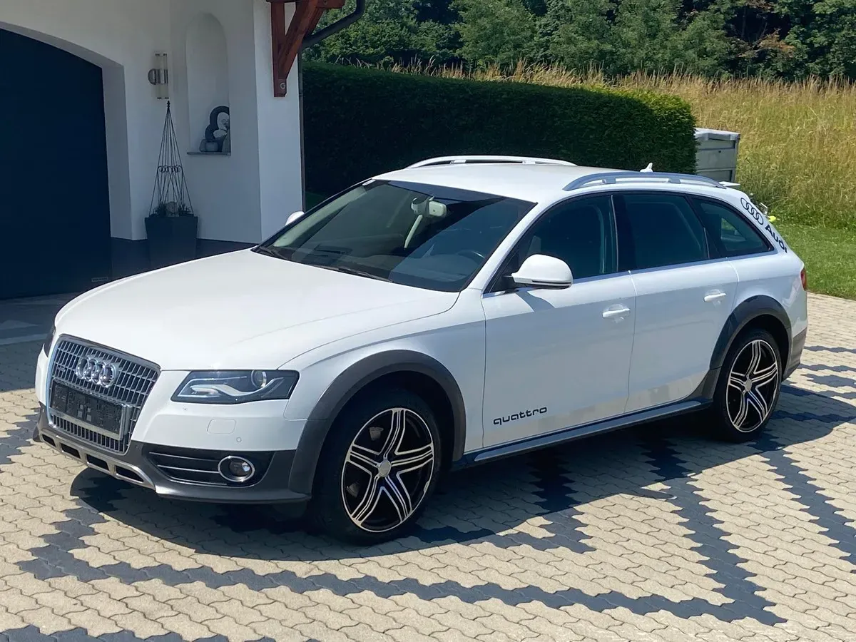 Audi A4 Allroad 2010 photo 2