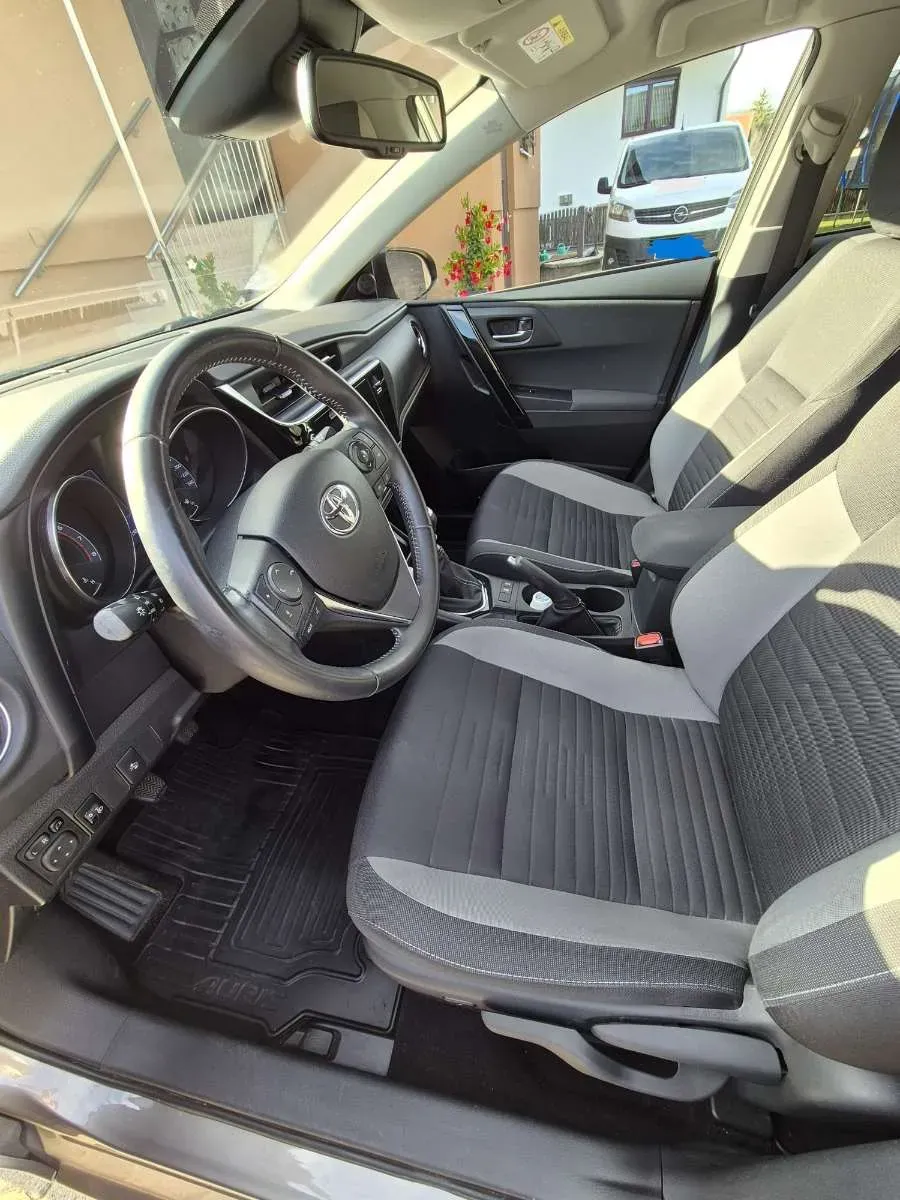 Toyota Auris 2016 photo 2